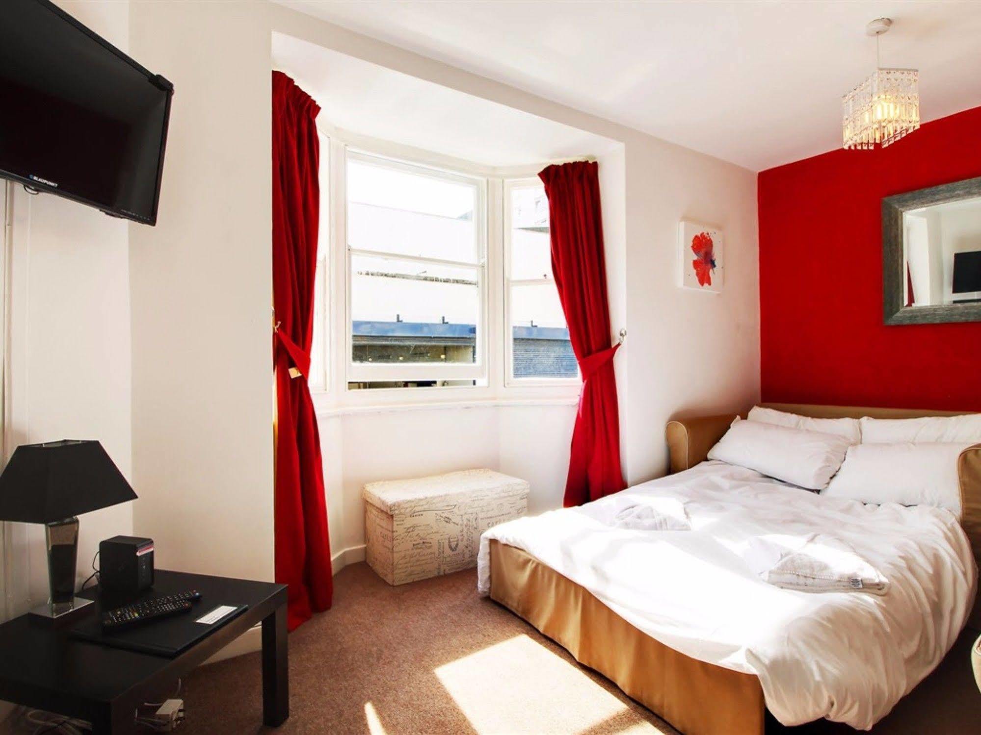 City Central Location, 2 Min To The Sea, 4-Bedroom St Margarers Townhouse, Car-Park & Conference Centre Nearby, Shops, Coffee Shops & Restaurants - Walking Distance Hove Extérieur photo